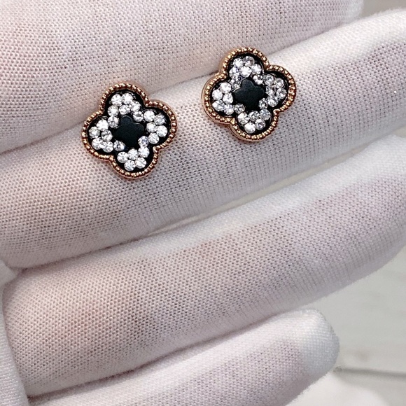 NEW Rose Gold Crystal Clover Earrings - Picture 4 of 5